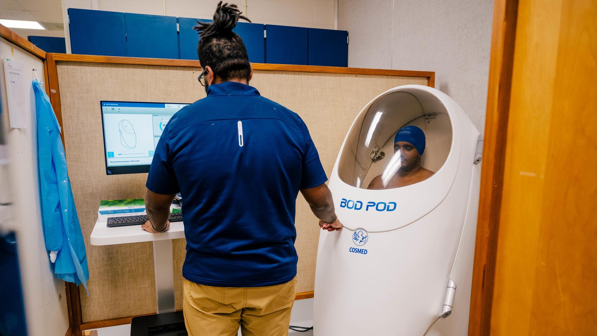 A $1.2M NIH-funded UNCG study led by Dr. Jessica McNeil explores the relationship between insufficient sleep and body weight among Black emerging adults.